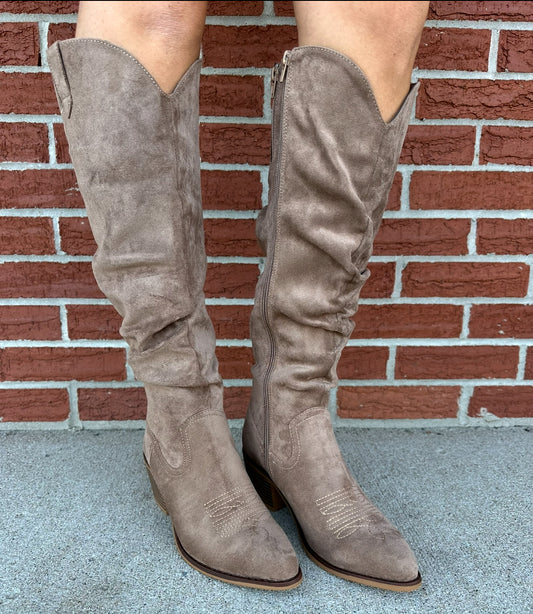 Suede Scene Taupe Boot