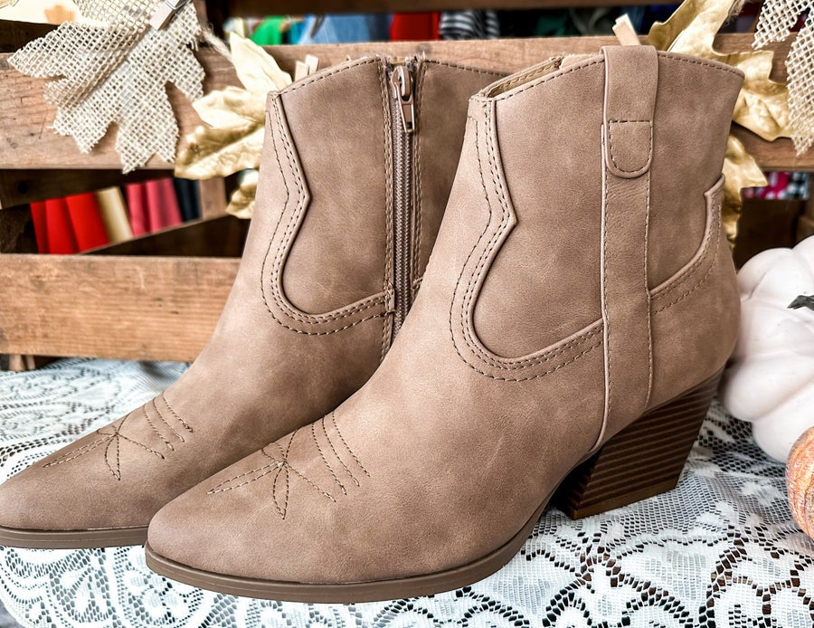 Autumn Vibes Ankle Mocha Bootie