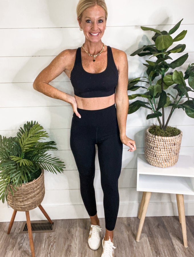 Ultra Highwaist Tummy Control SIGNATURE Leggings w/pockets *Twenty 17 brand*