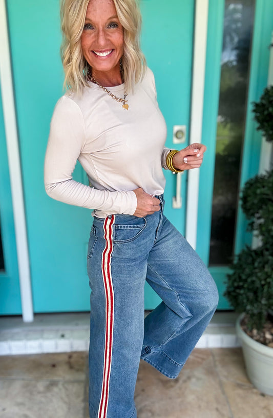 Sideline Wide Leg Jeans