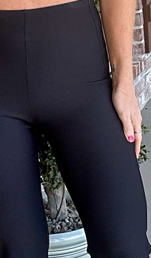 The Everly Ribbed Flare Legging