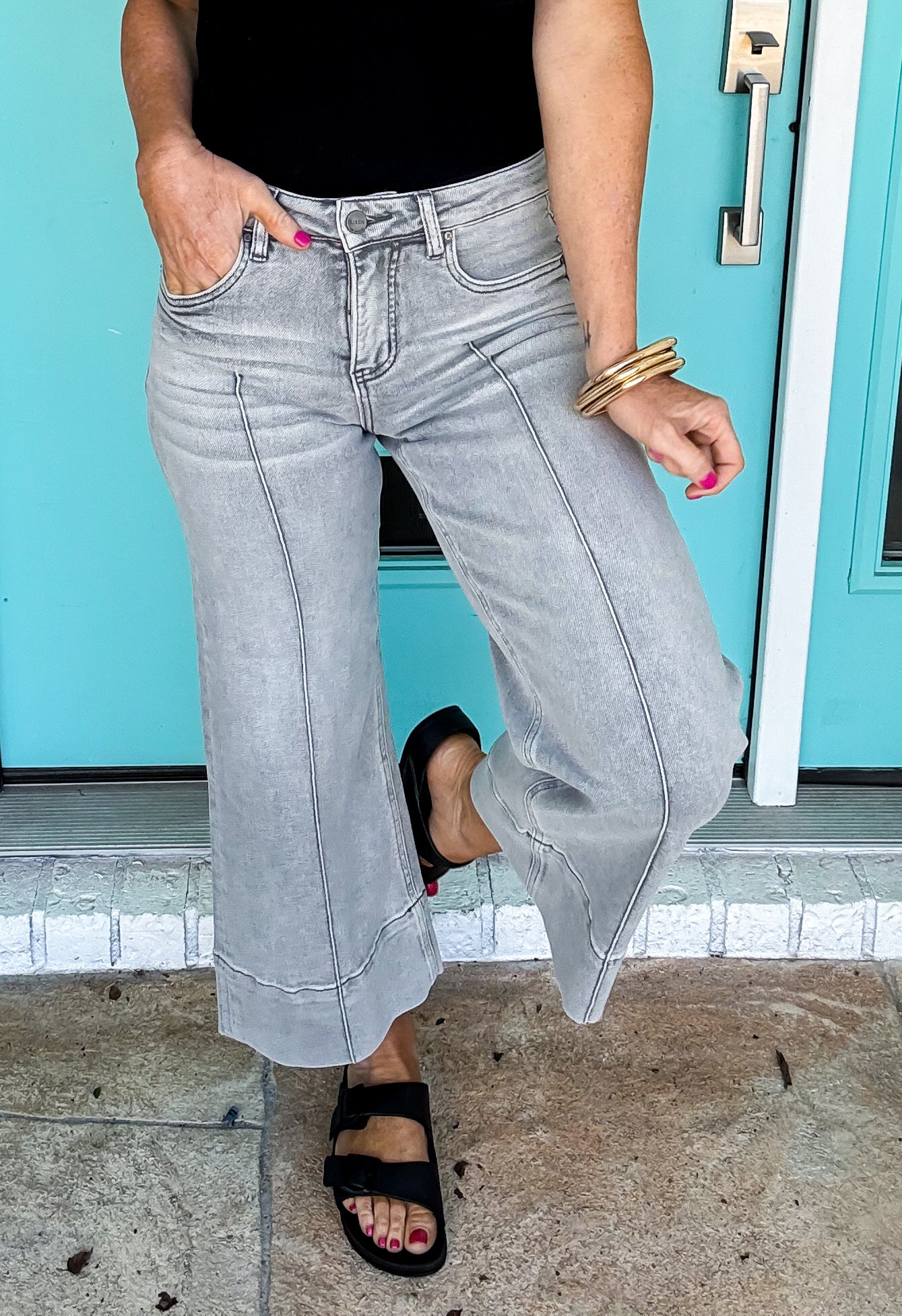 Polished Pintuck Cropped Jeans -- GRAY WASH