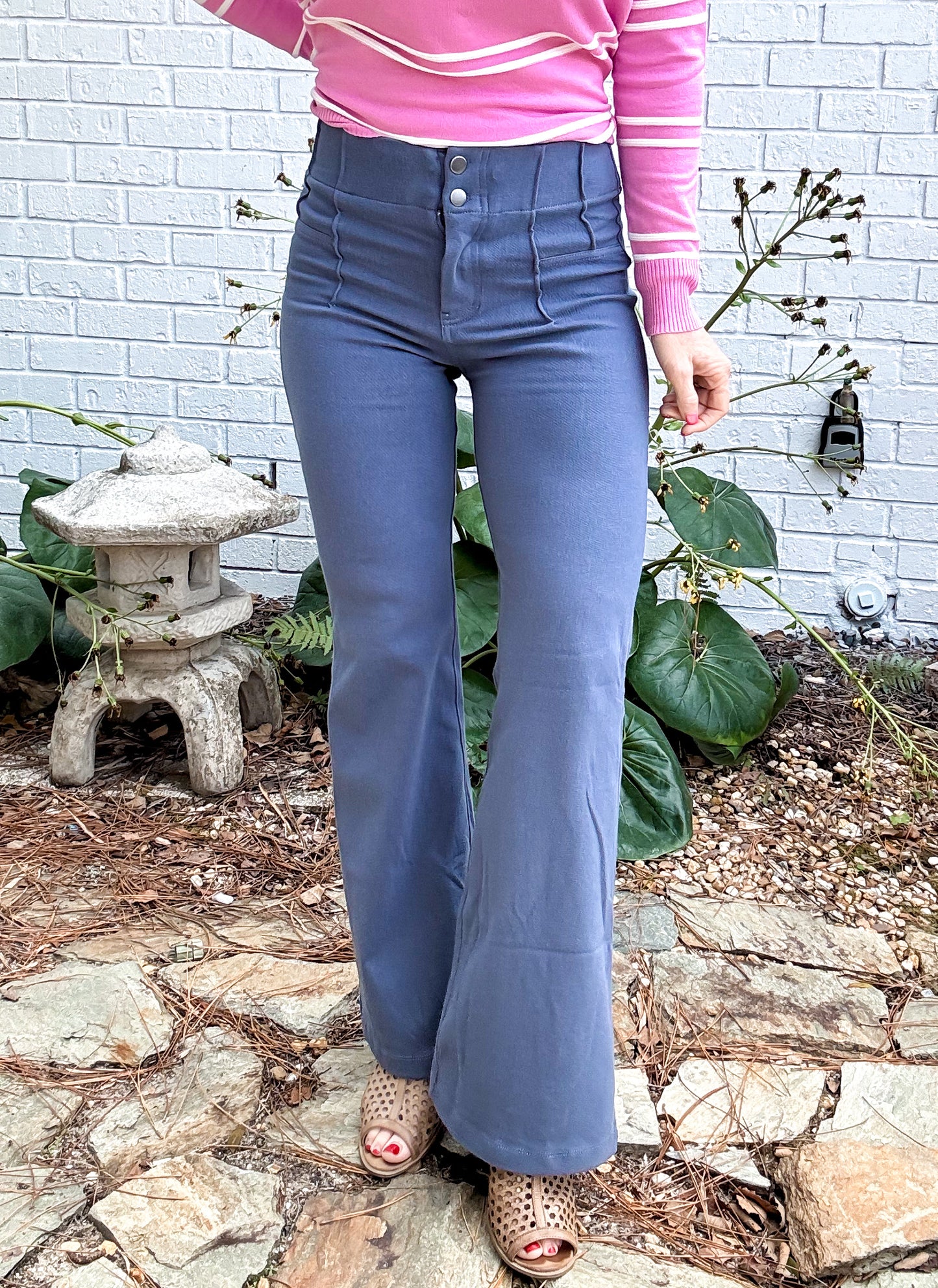 The Amelia Stretch Flared Pants SPRING 2025