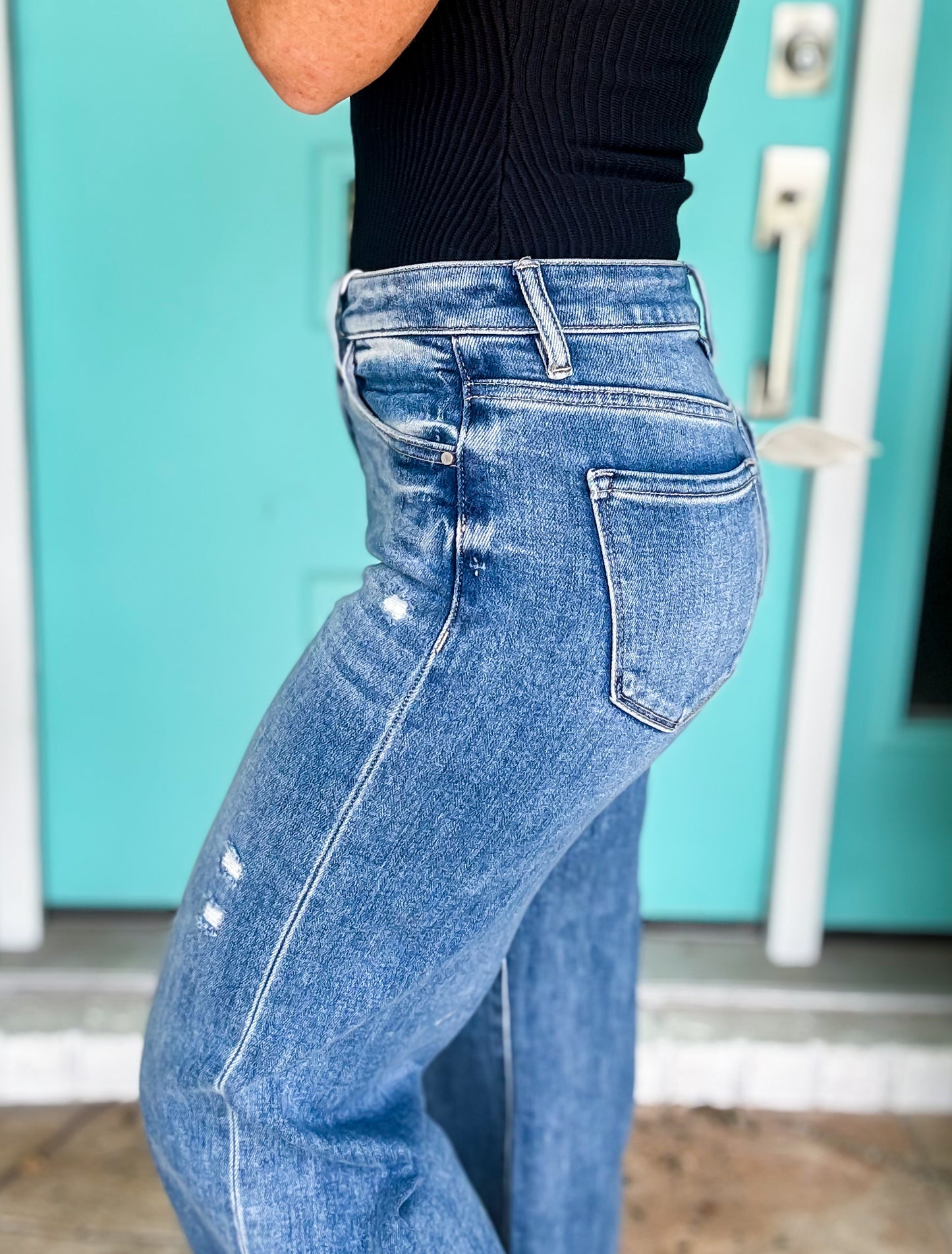 Vogue Vibe Wide Leg Cropped Jeans *Medium Wash*