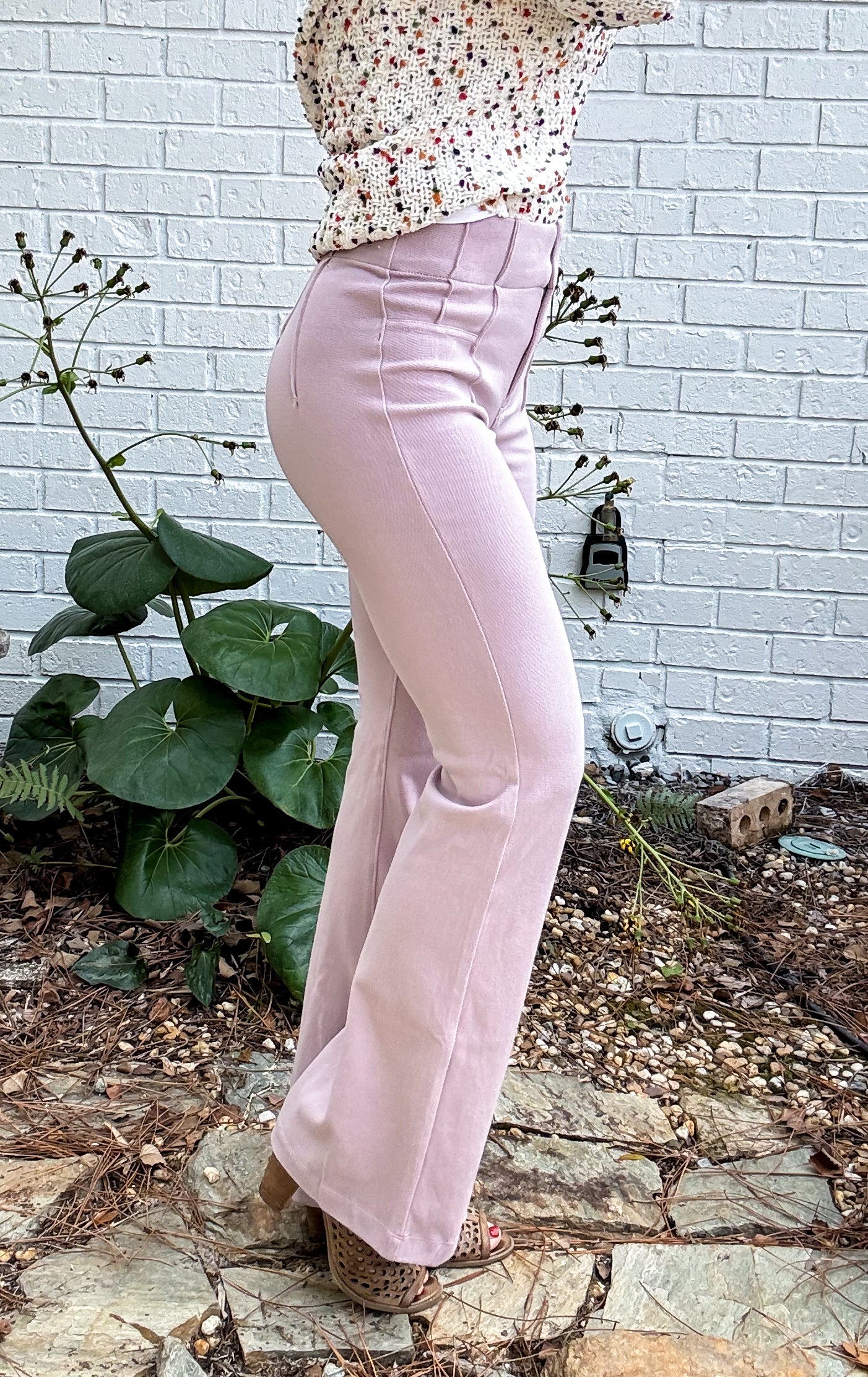 The Amelia Stretch Flared Pants SPRING 2025