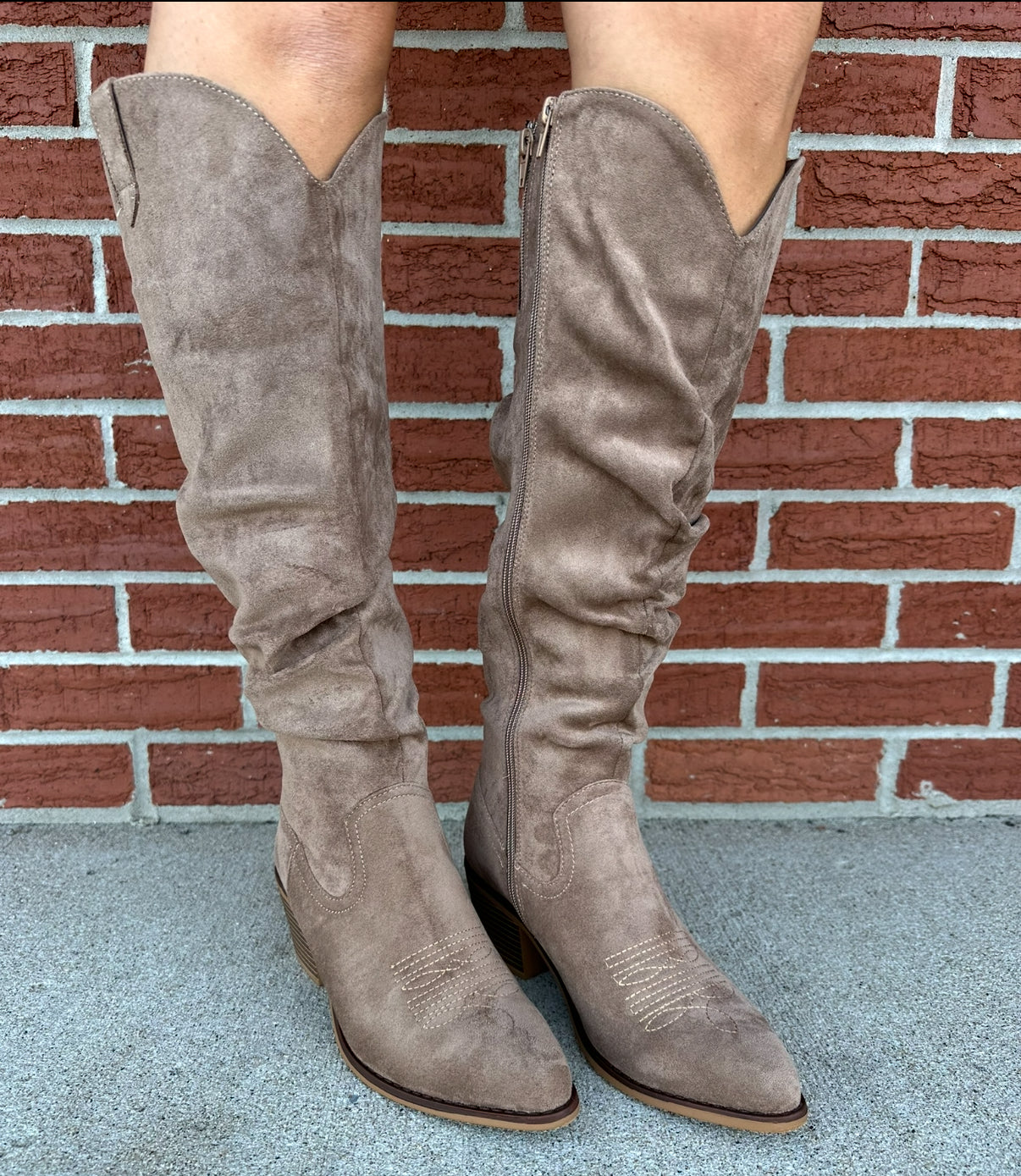 Suede Scene Taupe Boot