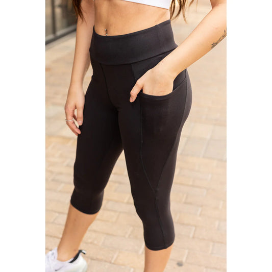 Sleek Pocket Capri Leggings *Comfort Collection*